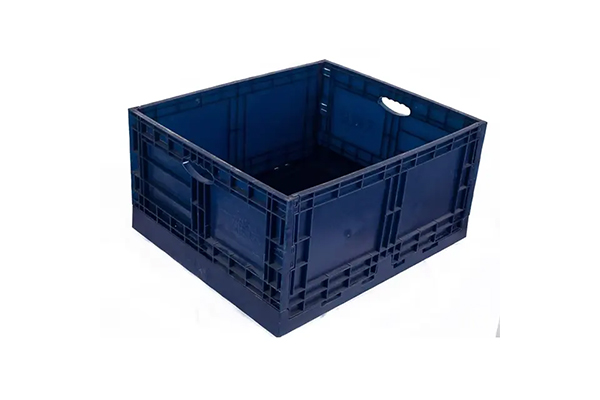 What is the impact of the folding design of the folding plastic frame on space utilization?